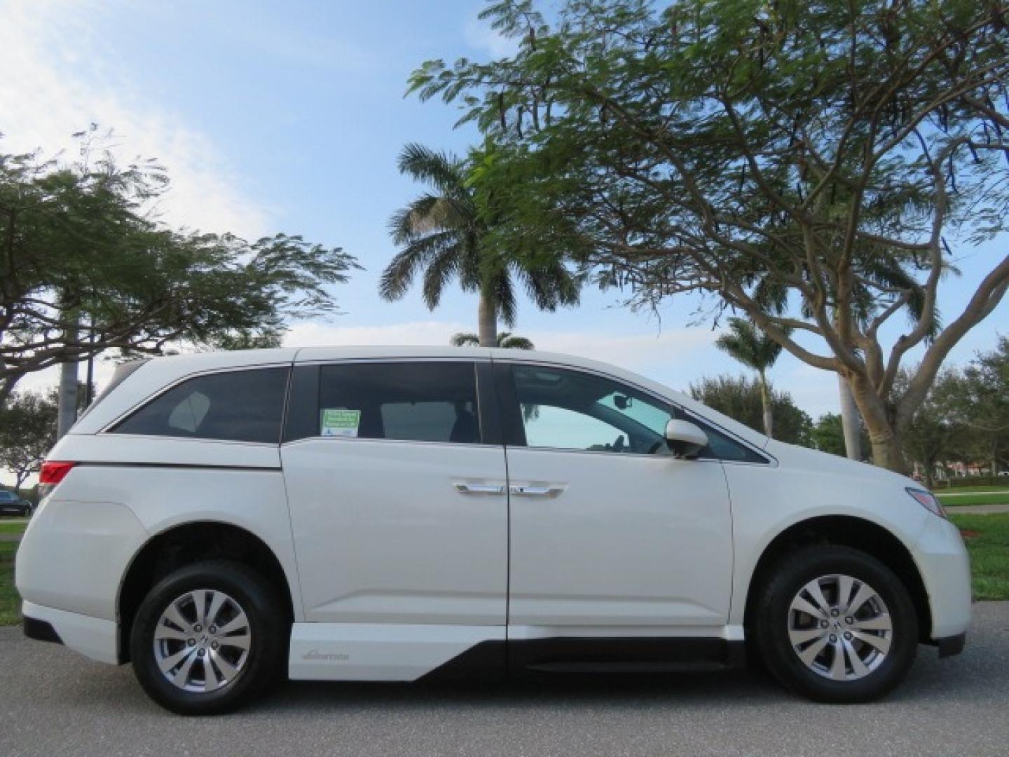 2016 White /Truffle Honda Odyssey (5FNRL5H63GB) , Automatic transmission, located at 4301 Oak Circle #19, Boca Raton, FL, 33431, (954) 561-2499, 26.388861, -80.084038 - You are looking at Gorgeous Pearl White Diamond 2016 Honda Odyssey EX-L VMI Northstar Handicap Wheelchair Conversion Van with 79K Original Miles, In-Floor Power Side Entry Ramp with Kneeling Van Function, Passenger Side 6 Way Transfer Seat, Quick Release Driver's Seat, Hand Controls, Tie Down System - Photo#2